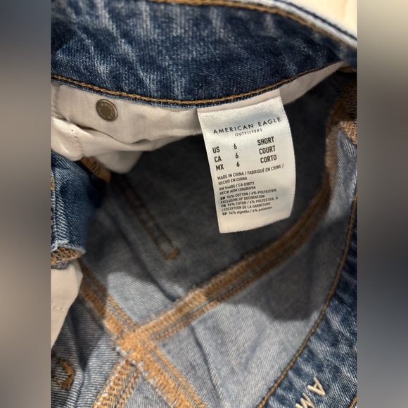 | American Eagle Outfitters | Mom Jeans Size 6 Short - Picture 7 of 14